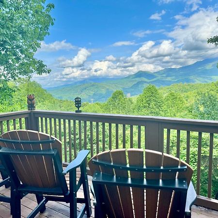 Family Chalet With Sauna, Hottub, Heavenly Views! Mins To Downtown! Gatlinburg Exterior photo