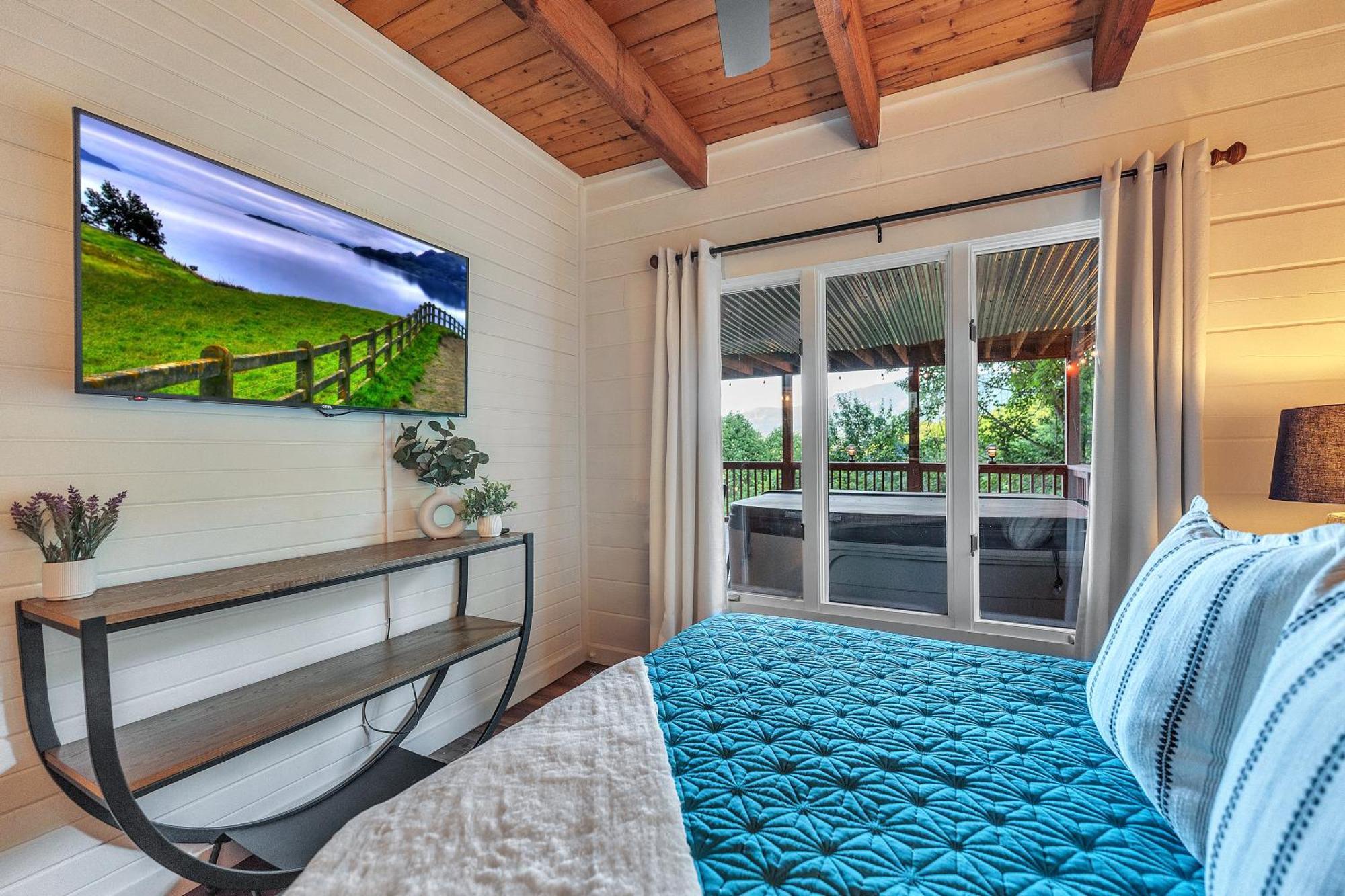 Family Chalet With Sauna, Hottub, Heavenly Views! Mins To Downtown! Gatlinburg Exterior photo