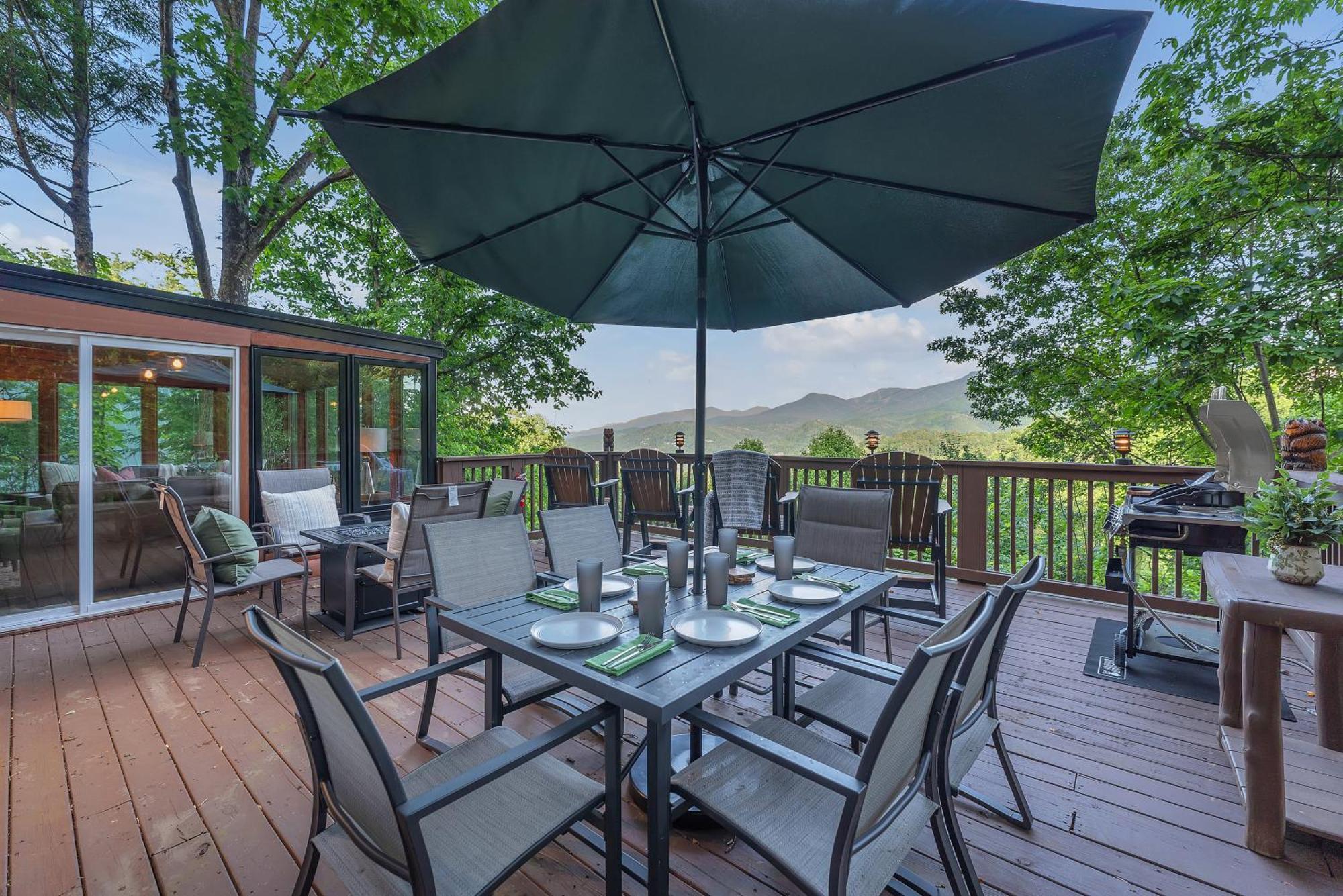 Family Chalet With Sauna, Hottub, Heavenly Views! Mins To Downtown! Gatlinburg Exterior photo